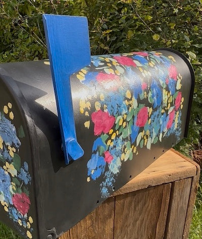 2025.11.17 Paint a Mailbox Party, Mon Nov 17 2025