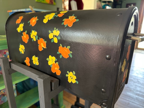 2025.11.17 Paint a Mailbox Party, Mon Nov 17 2025